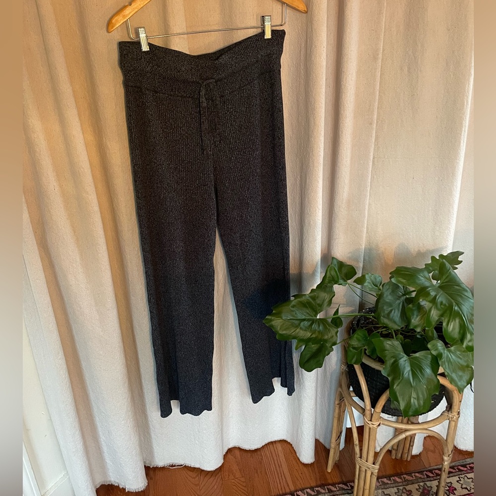 Women’s Athleta ribbed knit wide legged casual pants with drawstring